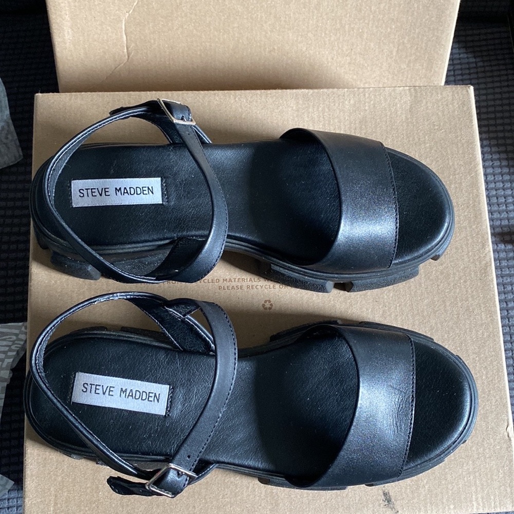 Steve Madden black platform sandals; Women’s size 9